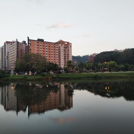 Apartamento quarto e sala em frente UFV WI-FI Apê Completo, número de hóspedes deve ser selecionado Viçosa Exterior foto